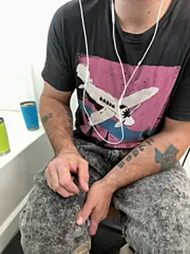 2addictivelyhorny online show from 06-10-26, 02:16