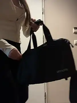 TomilaSi online show from 04-13-26, 03:17