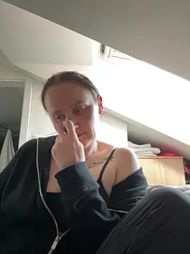 Snapshot of TomilaSi chatting on 06-19-26, 05:39 TomilaSi online show from 06-19-26, 05:39