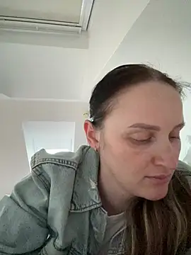 Snapshot of TomilaSi chatting on 07-04-26, 06:03 TomilaSi online show from 07-04-26, 06:03