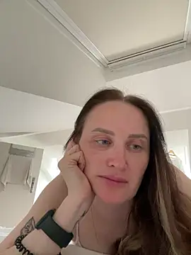 Snapshot of TomilaSi chatting on 07-06-26, 01:52 TomilaSi online show from 07-06-26, 01:52