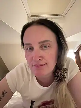 Snapshot of TomilaSi chatting on 07-19-26, 09:29 TomilaSi online show from 07-19-26, 09:29