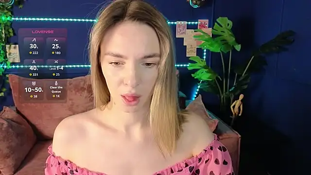 Snapshot of molly_crystal chatting on 01-09-26, 01:30 molly crystal online show from 01-09-26, 01:30