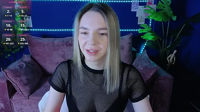 Snapshot of molly_crystal chatting on 01-10-26, 01:40 molly crystal online show from 01-10-26, 01:40