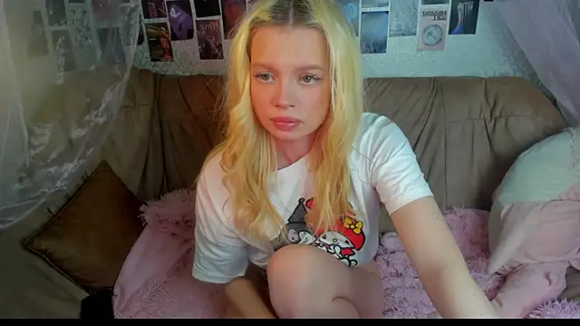 Snapshot of AlysaMeow chatting on 03-18-26, 01:42 AlysaMeow online show from 03-18-26, 01:42