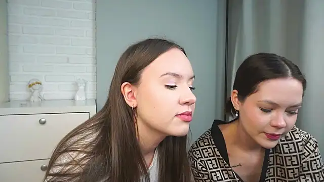 VirginiaRowe online show from 01-12-26, 01:16