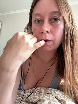 Snapshot of Brooke_lover chatting on 07-27-26, 08:10 Brooke lover online show from 07-27-26, 08:10