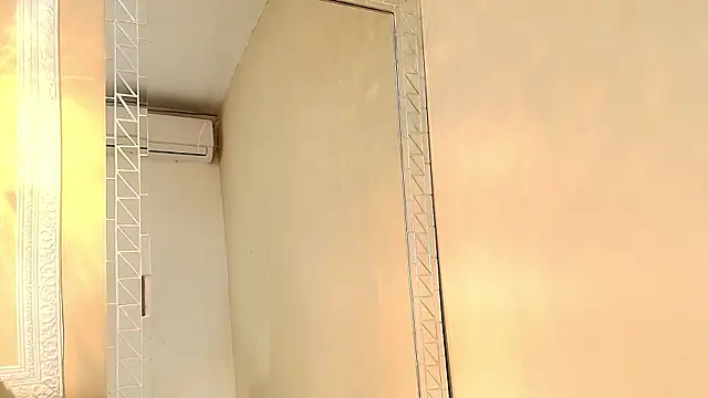 HallieStone online show from 04-21-26, 12:11