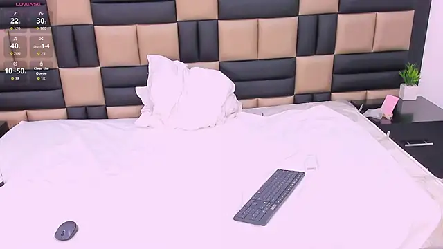 JessicaBosch online show from 12-13-25, 07:53