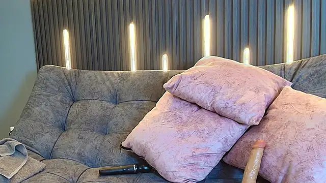 scarlett aviebby online show from 12-04-25, 01:42