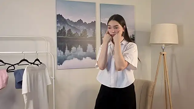 VannessaUpadhyaya online show from 11-25-25, 08:36