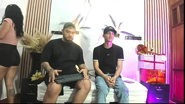 Karen Mio online show from 12-01-25, 01:05