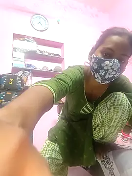 Hot Naira  online show from 11-28-25, 01:47