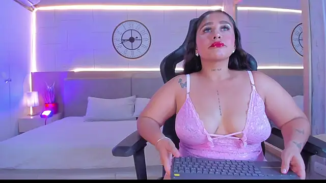 Julietaa 1 online show from 11-27-25, 07:49