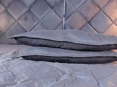 honey-lizzy online show from 11-28-25, 02:20