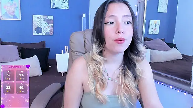 Snapshot of SophieMillan1 chatting on 11-26-25, 02:51 SophieMillan1 online show from 11-26-25, 02:51