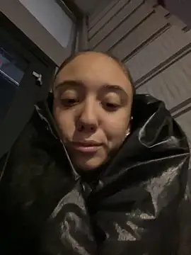 CristinaSw online show from 12-17-25, 08:15