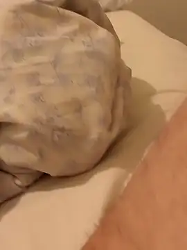 Snapshot of poeperke2830 chatting on 11-29-25, 12:24 poeperke2830 online show from 11-29-25, 12:24