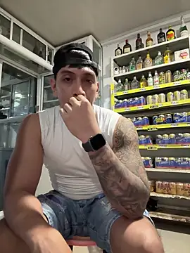 Snapshot of OliverWest04 chatting on 04-14-26, 12:16 OliverWest04 online show from 04-14-26, 12:16