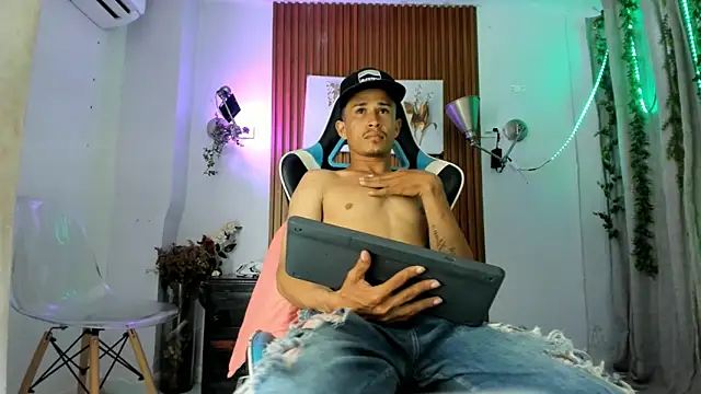 Armando hot22 online show from 11-24-25, 11:48