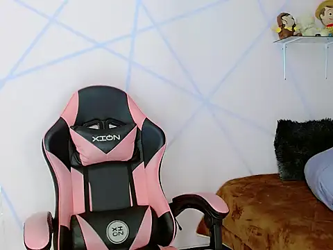 Natasha  Hot  online show from 12-04-25, 09:40