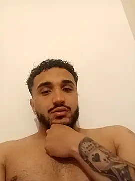 Snapshot of elgasmii chatting on 06-16-26, 11:18 elgasmii online show from 06-16-26, 11:18