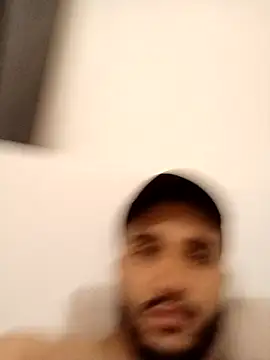 Snapshot of elgasmii chatting on 08-10-26, 01:42 elgasmii online show from 08-10-26, 01:42