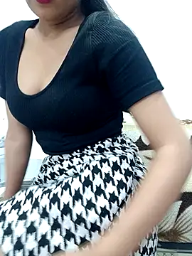 Triptii 0 online show from 12-19-25, 02:35