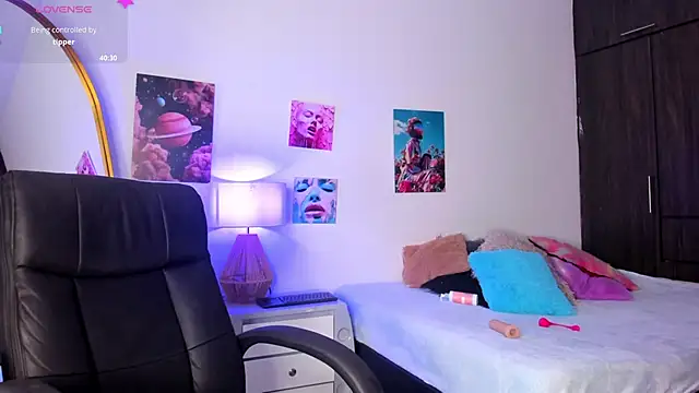 camila hott69  online show from 03-25-26, 03:01