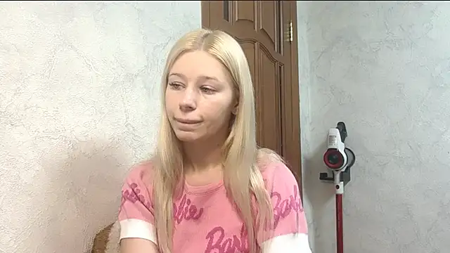 Barbie Blondie online show from 12-17-25, 08:15