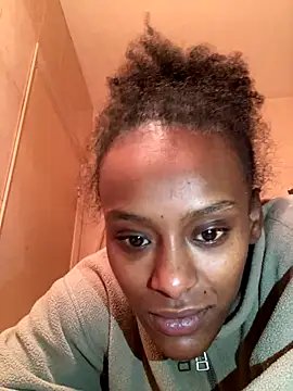    Hannah    online show from 12-05-25, 01:58