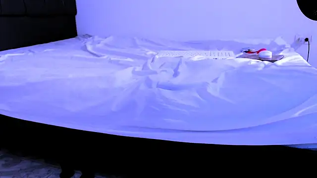 NoaLeon21 online show from 11-28-25, 07:05