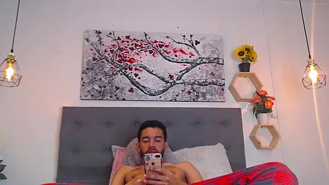 Andressbigcock   online show from 12-04-25, 02:37