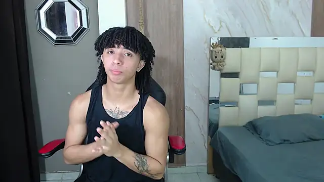 Snapshot of kim_curlyy chatting on 05-12-26, 01:30 kim curlyy online show from 05-12-26, 01:30