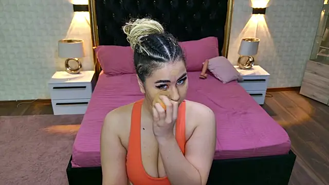 Snapshot of MegaBoobsDeee chatting on 12-04-25, 04:44 MegaBoobsDeee online show from 12-04-25, 04:44