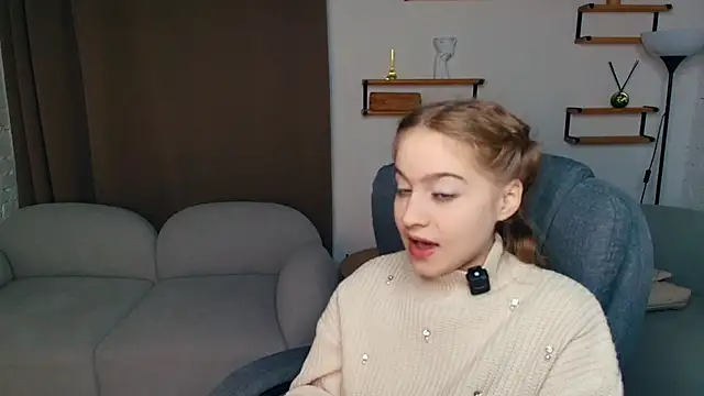 FairrryBluuum online show from 11-28-25, 02:31