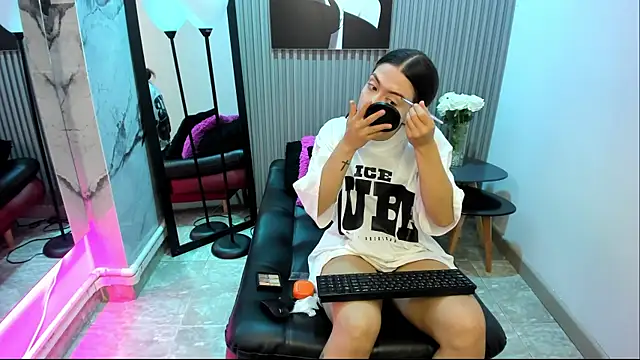 Violettacamss 69 online show from 11-27-25, 04:42