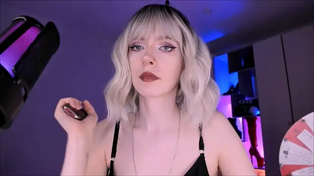 Snapshot of Mistress_Iris chatting on 07-26-26, 04:47 Mistress Iris online show from 07-26-26, 04:47