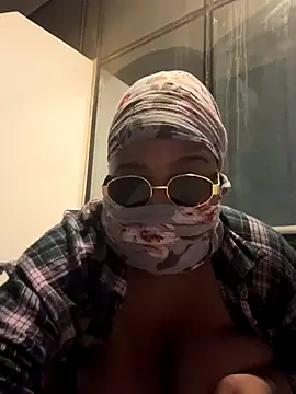 Kxxxeee online show from 11-26-25, 01:39