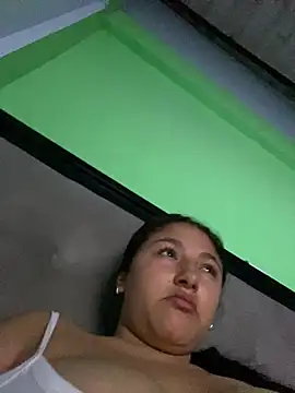 Snapshot of Emily_milk_1 chatting on 04-25-26, 04:59 Emily milk 1 online show from 04-25-26, 04:59