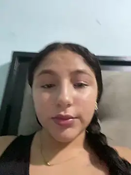 Snapshot of Emily_milk_1 chatting on 05-31-26, 03:58 Emily milk 1 online show from 05-31-26, 03:58