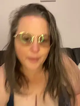 bea french curvy online show from 04-17-26, 07:28