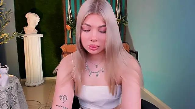 HyileyClark online show from 02-03-26, 09:14