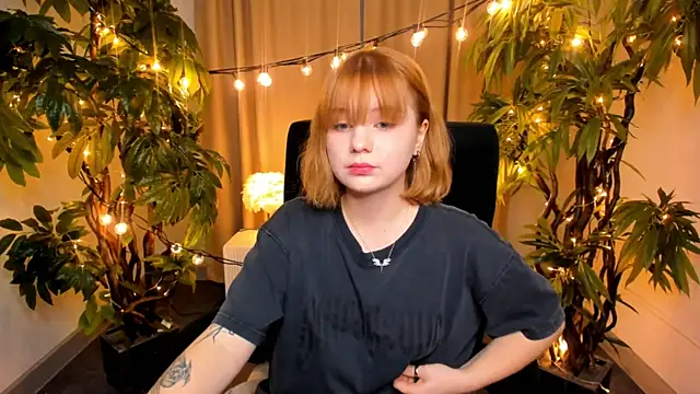 AsiaBritney online show from 11-26-25, 01:12