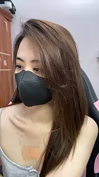 Snapshot of Lunamoon68 chatting on 04-27-26, 04:21 Lunamoon68 online show from 04-27-26, 04:21