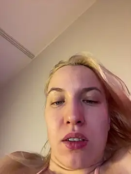 AmyAtlass online show from 12-19-25, 08:10