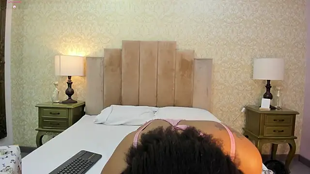 KarenNewman online show from 12-17-25, 03:23