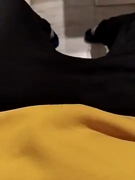 erdestruttor18 online show from 11-26-25, 03:57