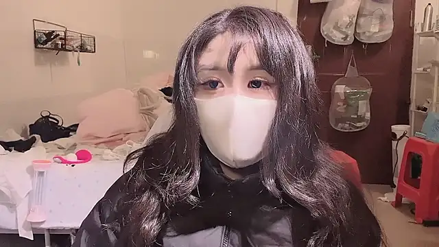 Snapshot of LT-333 chatting on 11-30-25, 08:51 LT-333 online show from 11-30-25, 08:51