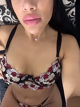 Snapshot of NancyQuen chatting on 12-01-25, 01:27 NancyQuen online show from 12-01-25, 01:27